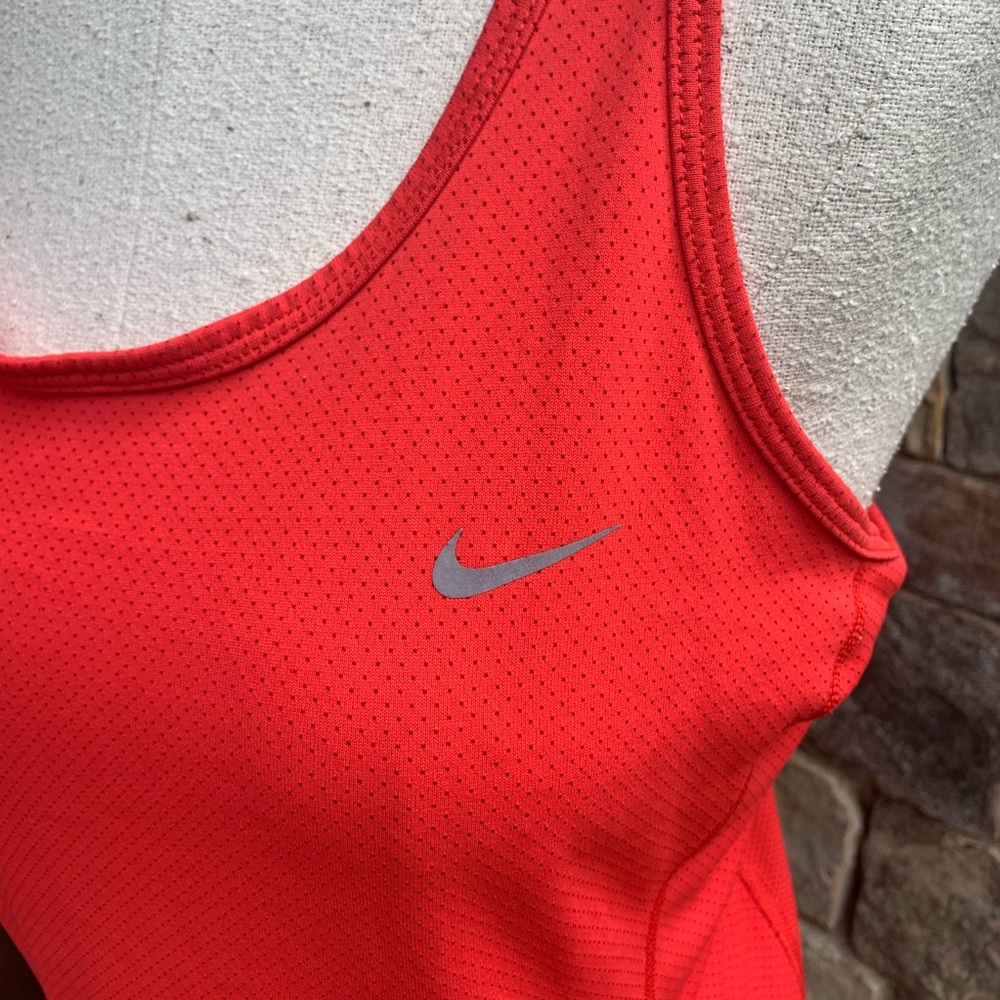 Nike Tank Top - Picture 3 of 5